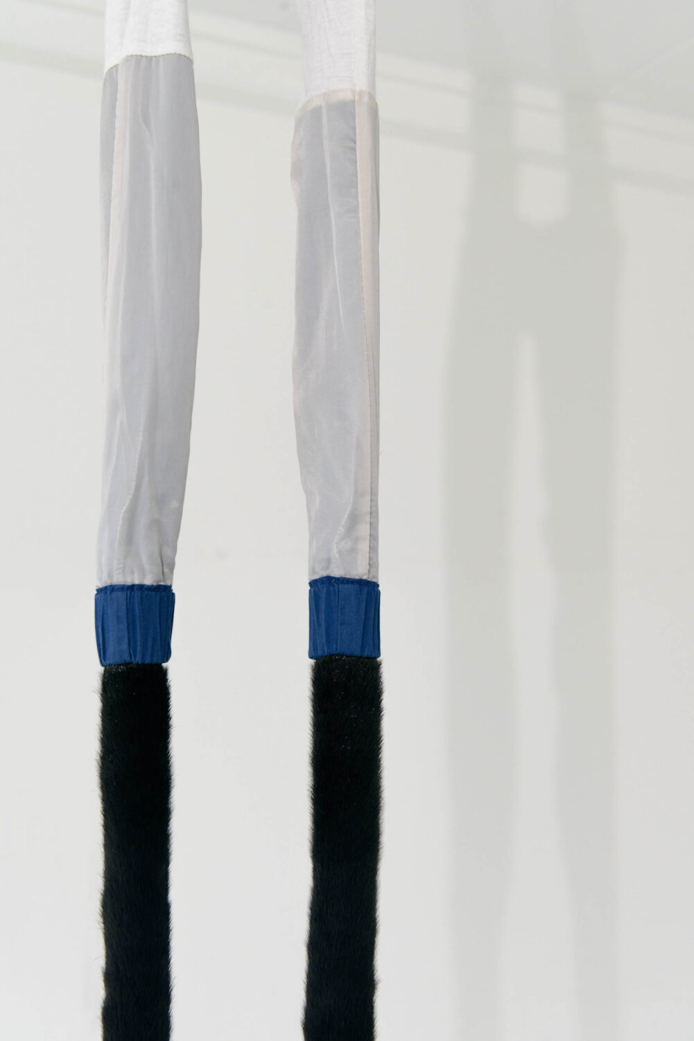 Julie Bach, tekstilkunstner. Jeg har min fars ben, detalje.