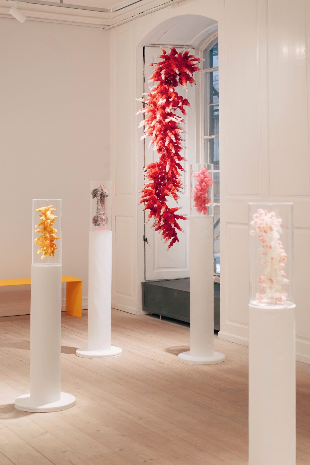 Fiberium værk close-up, varmeformet organza, 2026.