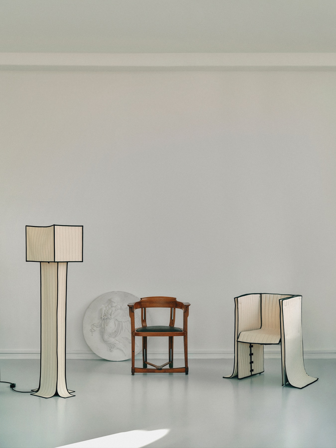 Lærke Ryom_Raiment-Chair-Raiment-Floor-Lamp-at-Innenkreis-Gallery-—-foto-and-styling-Mille-Collin-Flaherty-and-Line-Thit-Klein